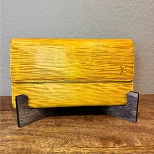 Louis Vuitton yellow Epi